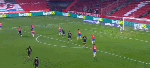 这队的进攻流畅得不像话